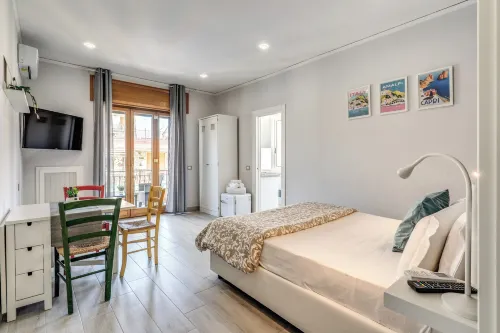 Marmolo Room Hotels in Naples