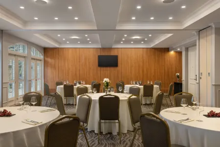 Hotel Vallea Bromont, Tapestry Collection by Hilton