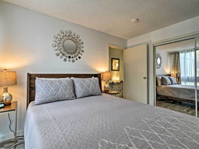 Kailua-Kona Condo w/ Lanai, Walk to Beach + Pier!