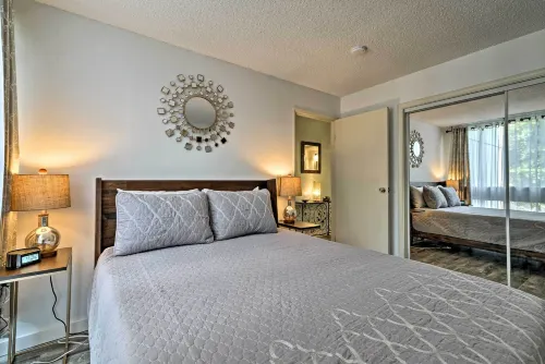 Kailua-Kona Condo w/ Lanai, Walk to Beach + Pier! - Spa