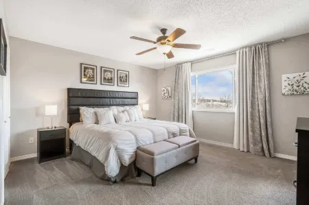 Poolside Oasis at the Pointe 2Br Condo Minutes from Table Rock Lake