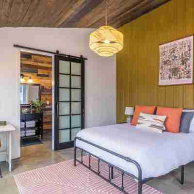 The Gem Estate by Avantstay Modern Farmhouse w/ Lavender Fields + Hot Tub Rooms