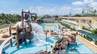 Port Royale Waterpark Resort Tacloban - Pools