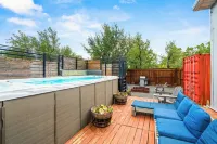 Contemporary Country Style Gem w BBQ & Games Room - Jacuzzi