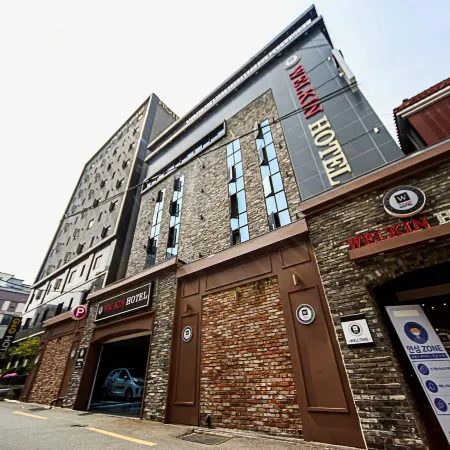 Welkin Hotel Отели рядом с достопримечательностью «Храм Посонса»