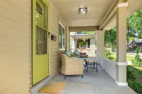 Private Porch! Charming Stay 6 Mi to Arrowhead - Homestays