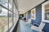 < 1 Mi to Lake: Mtn-view Cabin w/ Porch in Newport - 3-Star