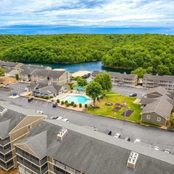Lazydays Pet-friendly Condo w/ Pool & Slip at 3M