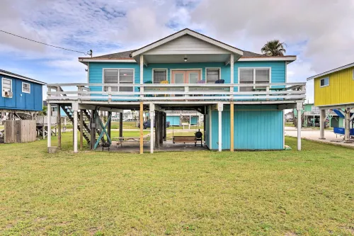 Walk to Ocean Coastal Surfside Beach Bungalow! - 3-Star