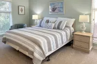 2 Mi to Beach! Hilton Head Golf Escape w/ Balcony