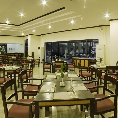 Plaza Del Norte Hotel and Convention Center