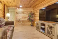 Hike, Golf & Explore: Pet-friendly Apt in Etowah - 3-Star