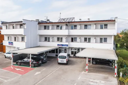 Hotel Zagi - parking