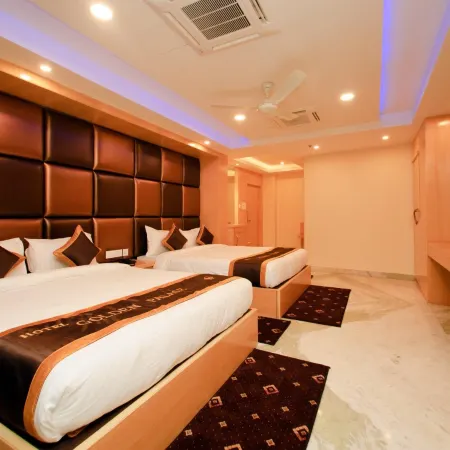 Hotel Golden Palace Отели рядом с достопримечательностью «Мост Хора»