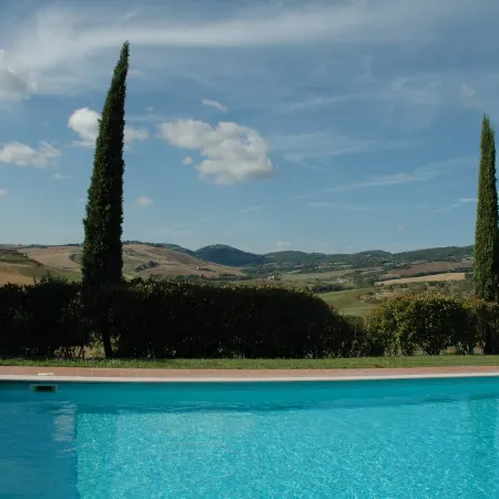 Peaceful Pienza Garden Escape