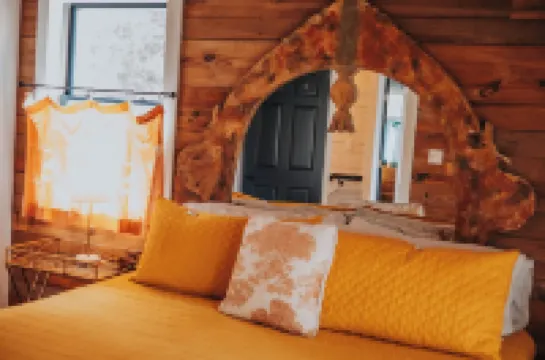 Waterfront Treasure - Main WIE House