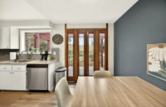 Clearview Comfort 3BR Near Airport Hotels near Van Horn Park