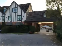 Albury Manor House - parking