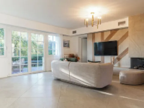 Elegant Family Home Near Deauville Hotels in Saint-Arnoult