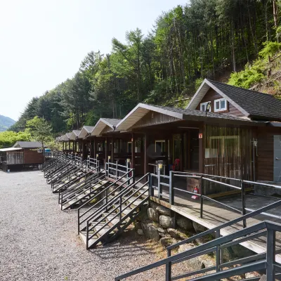 Yeongju Sobaeksan Biro Auto Park Camping & Pension Hotel berhampiran Stesen Punggi