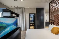 Naomi Boutique Suites - Balcony