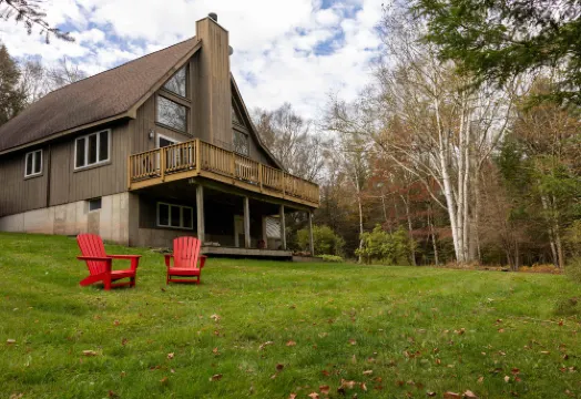 Charming Chalet with Deck and Fire Pit - Serene Nature Retreat Hotels in Callicoon