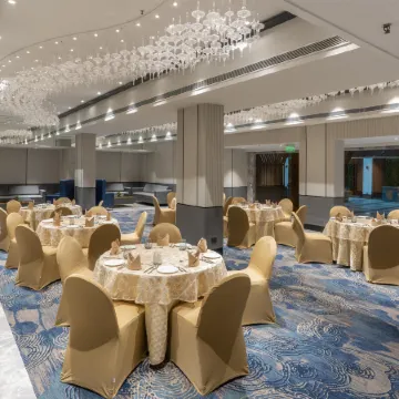 Park Inn by Radisson New Delhi Lajpat Nagar Отели рядом с достопримечательностью «Индийский технологический институт в Дели»
