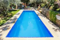 Stonehouse - Kolam Renang