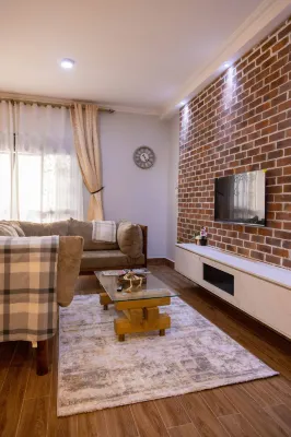 Charming 2-Bedroom Apartment in Bwebajja, Kampala - 3-Star