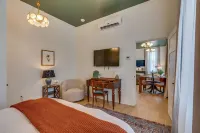 The Downtown Post The Brady Suite