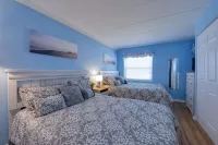 North Wildwood Condo w/ Pool, Walk to Boardwalk! - parking