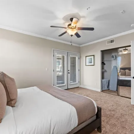 Modern 1Br Reno Retreat · Spring Views & Hot Tub