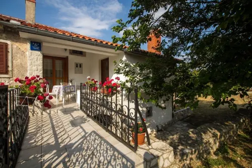 House Josip - 3 tähden