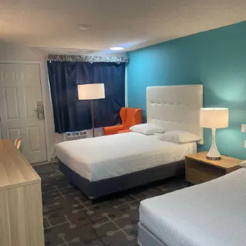 Howard Johnson by Wyndham Hinton