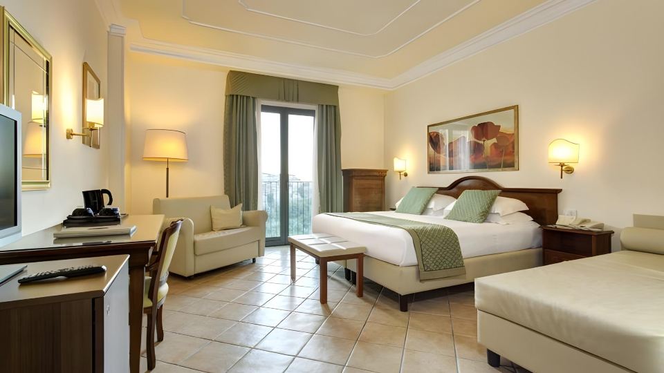 Hotel Athena