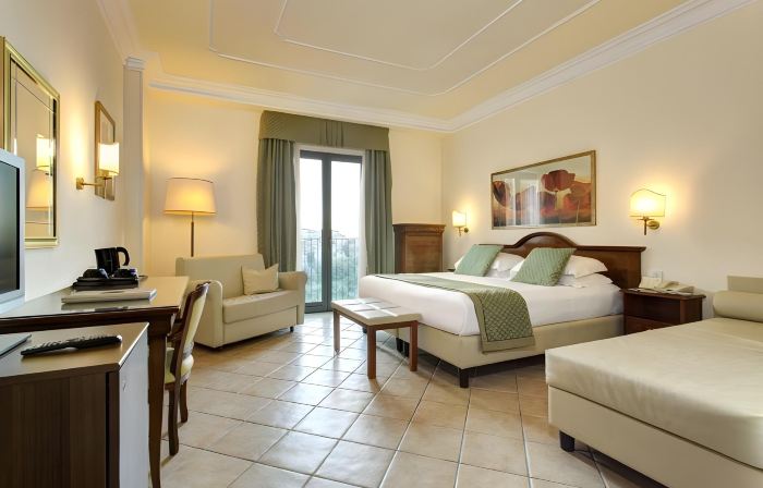 Hotel Athena