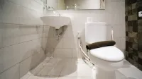 Simple 2BR Connected to Mall at Anderson Supermall Mansion Apartment By Travelio