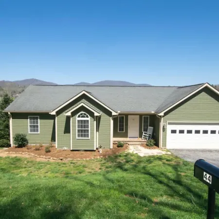 Scenic 4BR w Deck Farm Views Near Asheville