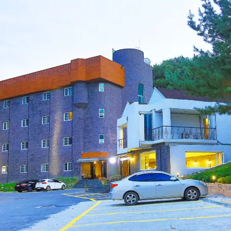 HillHouse Hotel