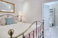 Caradog - 1 Bedroom - St Ishmael's Hotels in 
