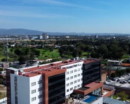 DoubleTree by Hilton Celaya Hotels in Celaya