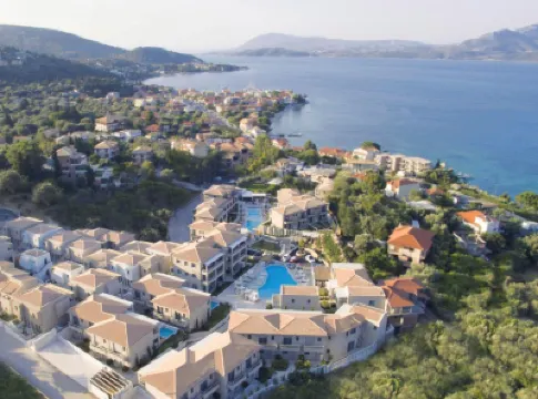 Crystal Waters Hotels in 