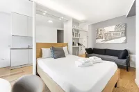 GuestReady - Antique City Design - Tram