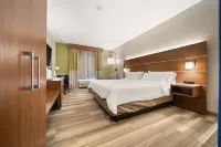 Holiday Inn Express & Suites TRINCITY TRINIDAD AIRPORT by IHG Hotel di 