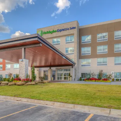Holiday Inn Express & Suites TULSA MIDTOWN by IHG Hotels near Abdo Shopping Center