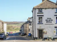 In & Out Cottage Hotels in Middleham