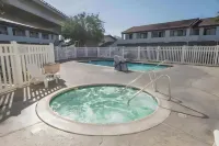 E-Z 8 Motel Old Town