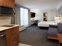 Courtyard Kitchener فنادق في كيتشنر
