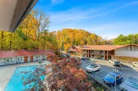 Quality Inn Creekside - Downtown Gatlinburg
