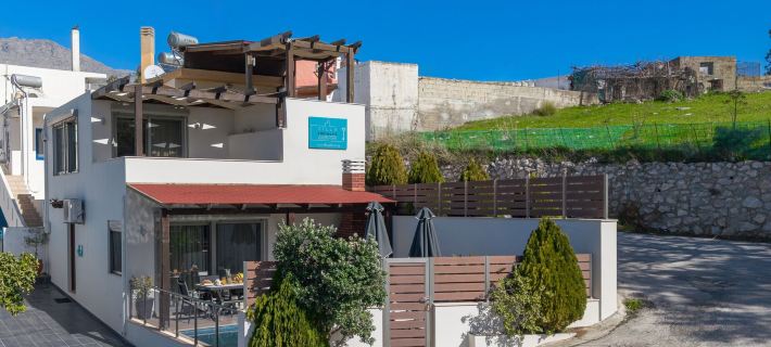 Saktouris Villa Hotels in Lampi
